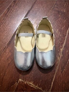 GAP Metallic Silver Scalloped Flats for Toddler Girl